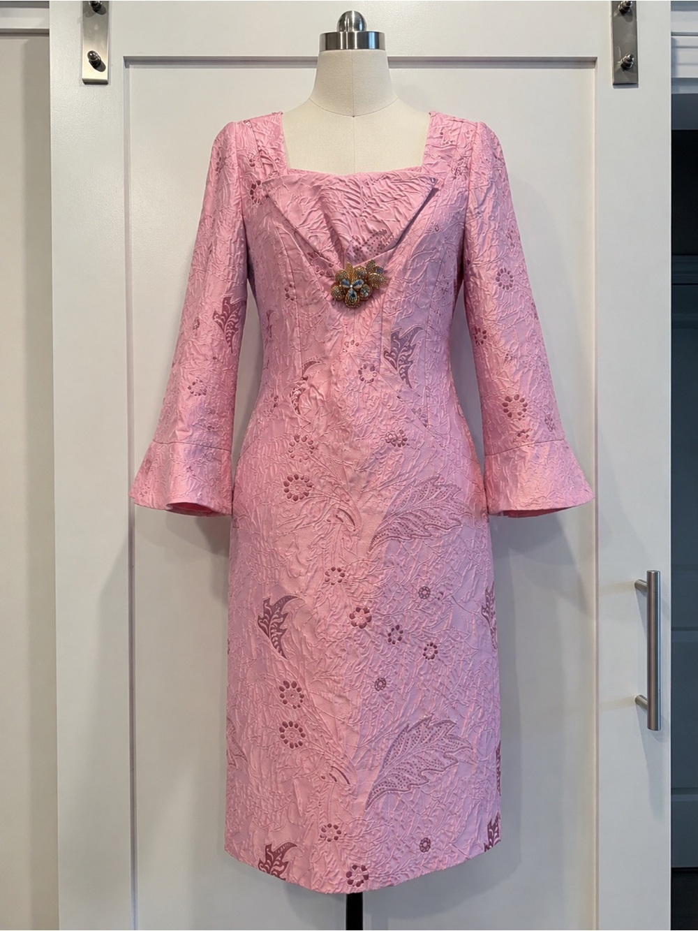 Lily & Taylor New York Pink Jacquard Embellished Brooch Midi Dress Size 8 NWT